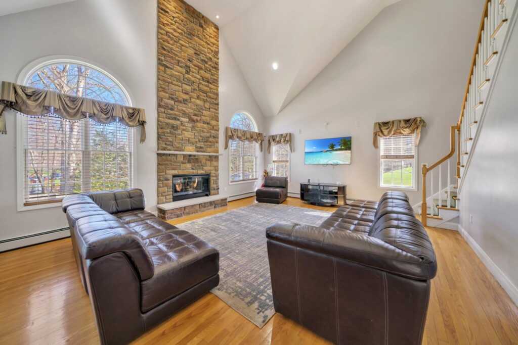25 Charnwood Drive, Suffern, NY 10901 - Photo 18 of 44