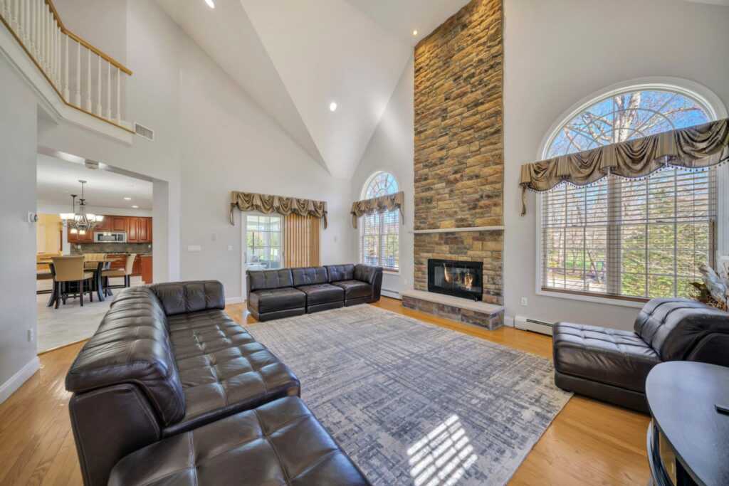 25 Charnwood Drive, Suffern, NY 10901 - Photo 19 of 44