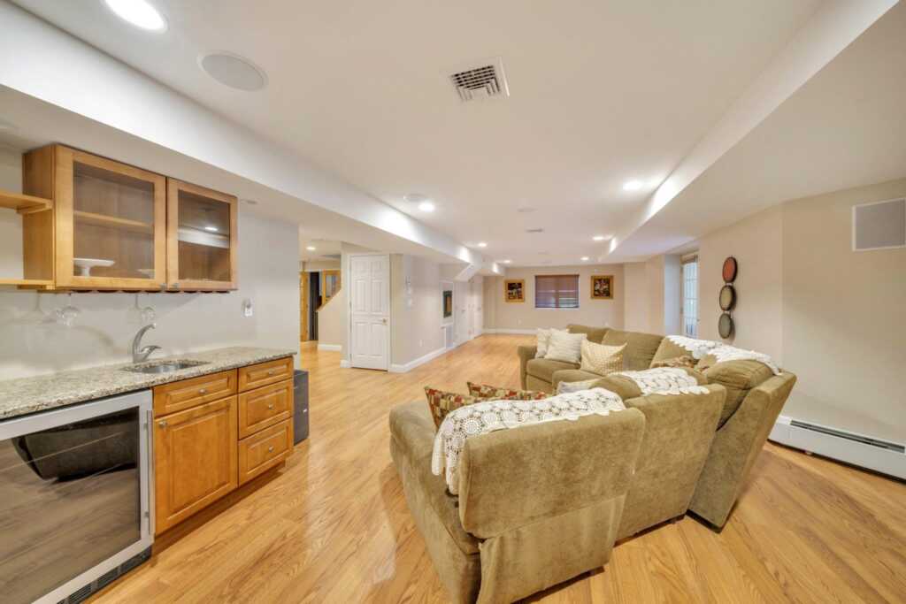 25 Charnwood Drive, Suffern, NY 10901 - Photo 38 of 44