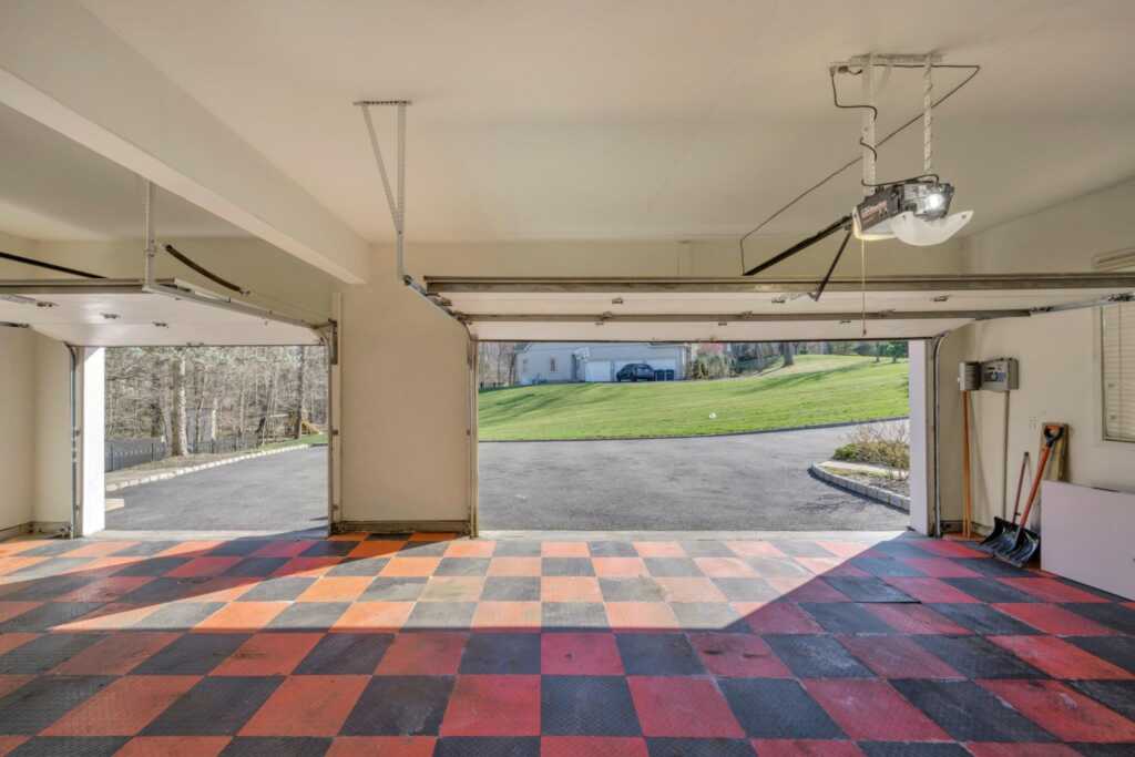 25 Charnwood Drive, Suffern, NY 10901 - Photo 41 of 44
