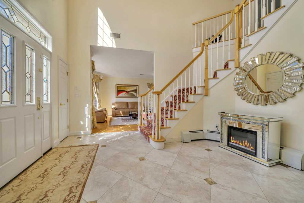 25 Charnwood Drive, Suffern, NY 10901 - Photo 5 of 44