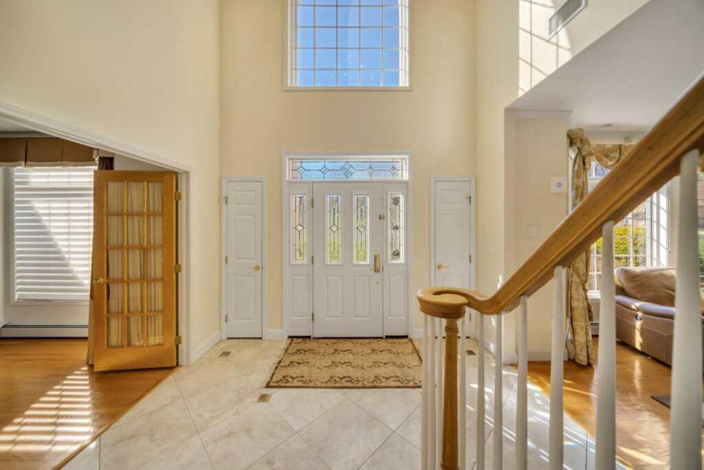 25 Charnwood Drive, Suffern, NY 10901 - Photo 7 of 44