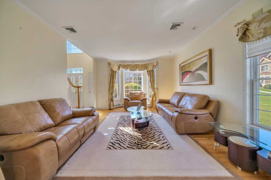 25 Charnwood Drive, Suffern, NY 10901 - Photo 9 of 44
