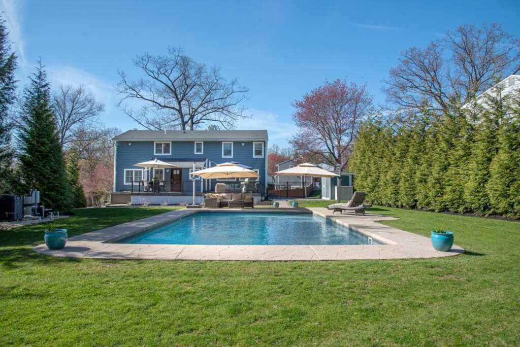 19 Evergreen Lane, Pearl River, NY 10965