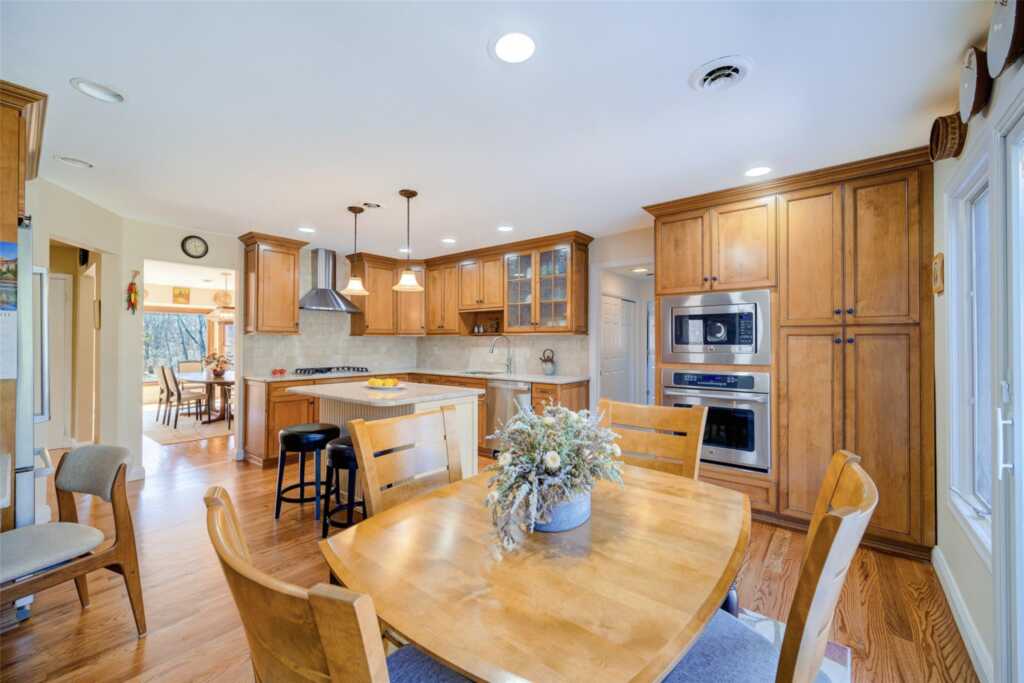 4 Baker Lane, Suffern, NY 10901 - Photo 12 of 44