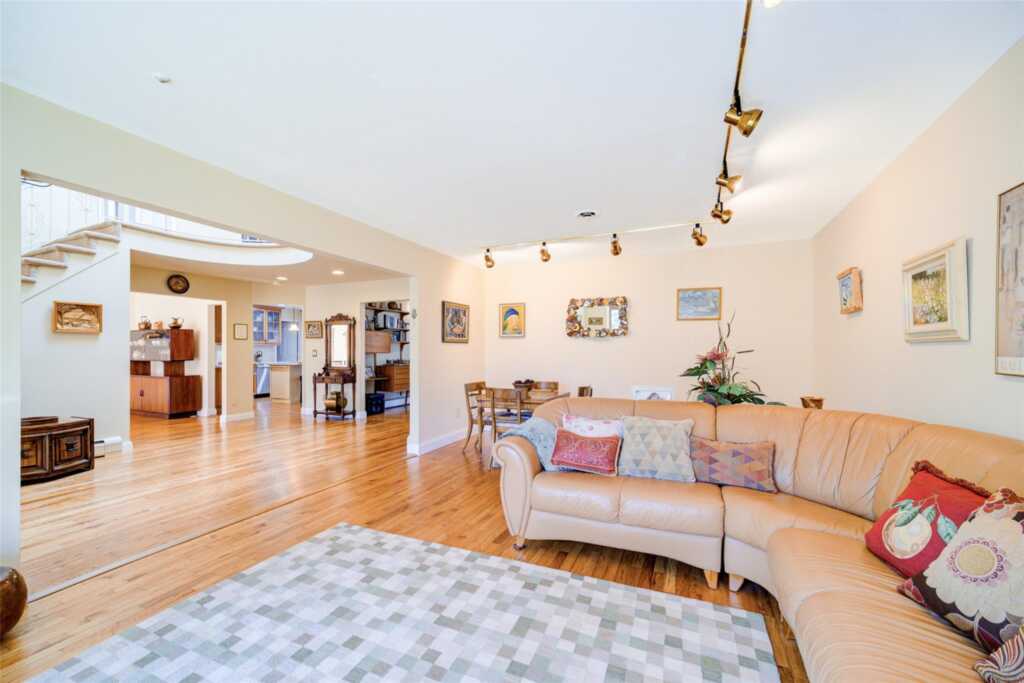 4 Baker Lane, Suffern, NY 10901 - Photo 8 of 44