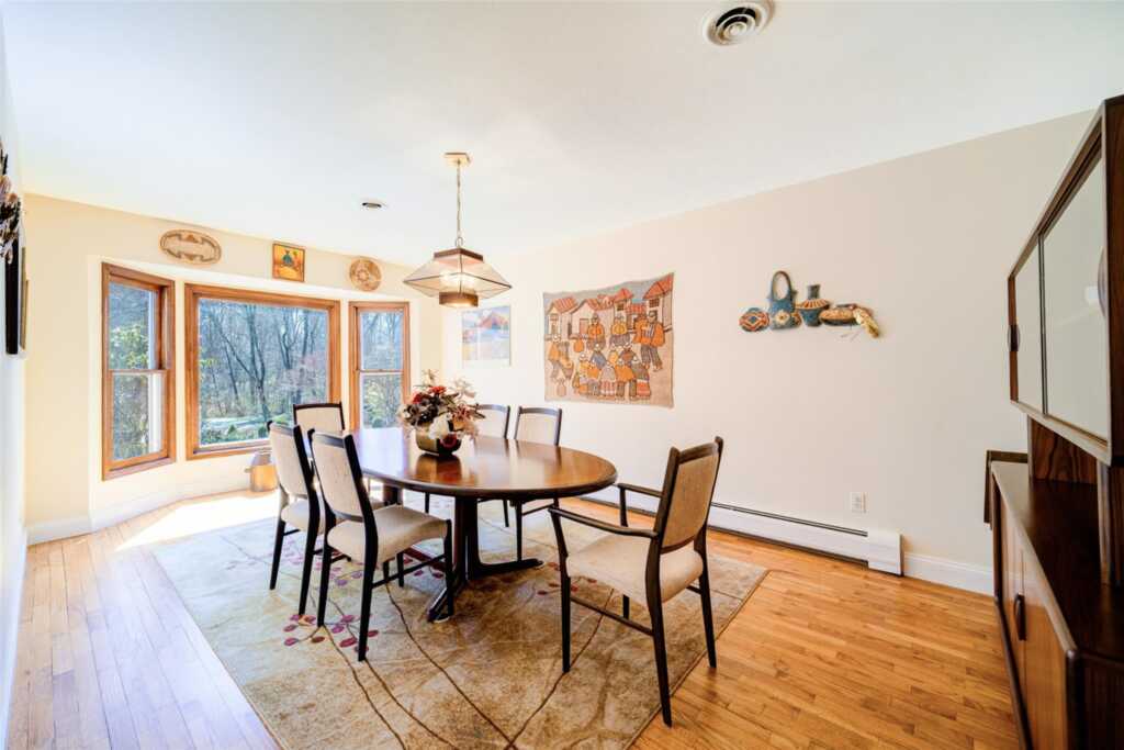 4 Baker Lane, Suffern, NY 10901 - Photo 9 of 44