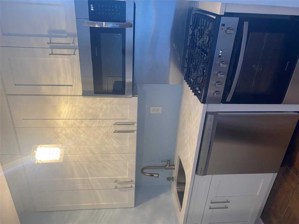 210 Pelham Road, Unit #2B, New Rochelle, NY 10805 - Photo 4 of 16