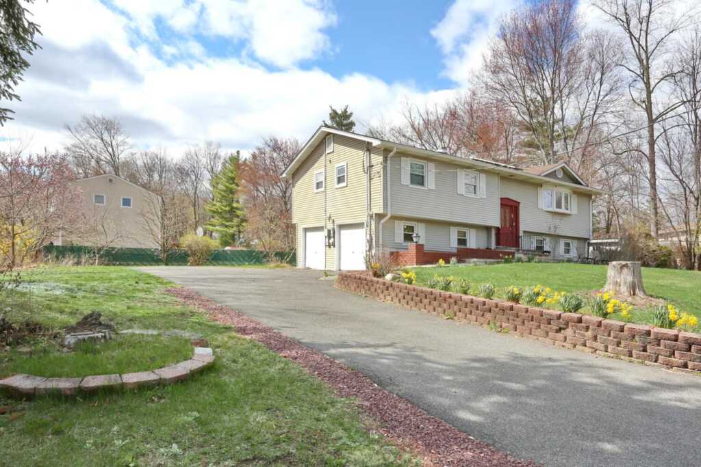 1 Burda Place, New City, NY 10956 - Photo 6 of 38