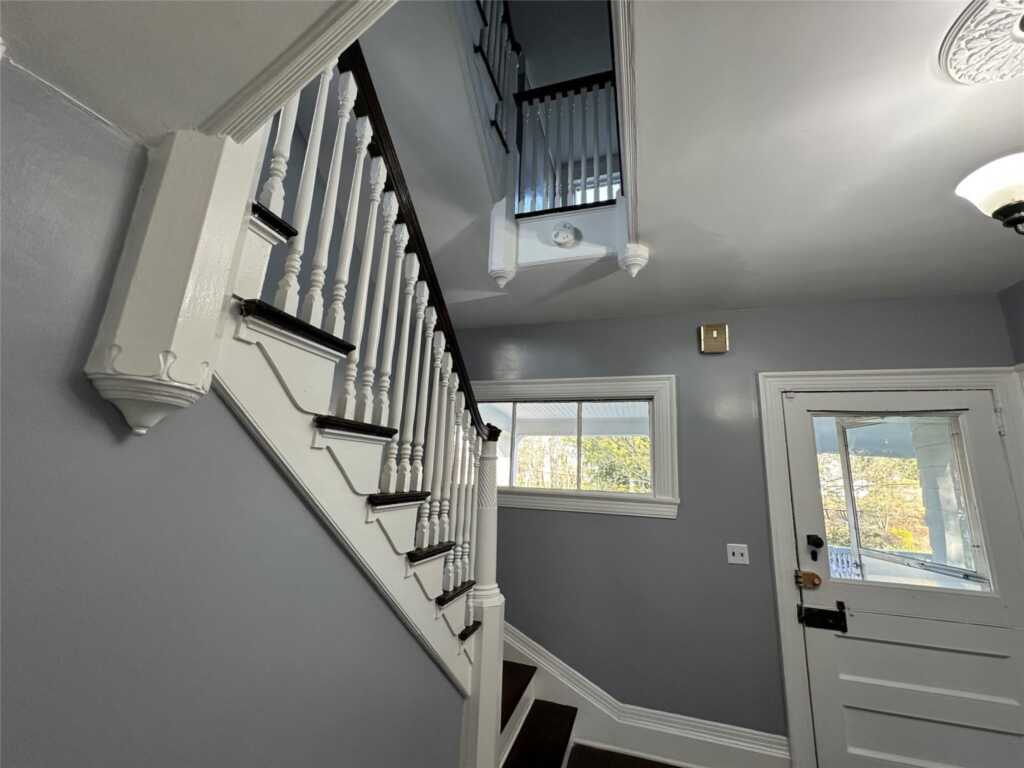 8 The Serpentine, New Rochelle, NY 10801 - Photo 11 of 30