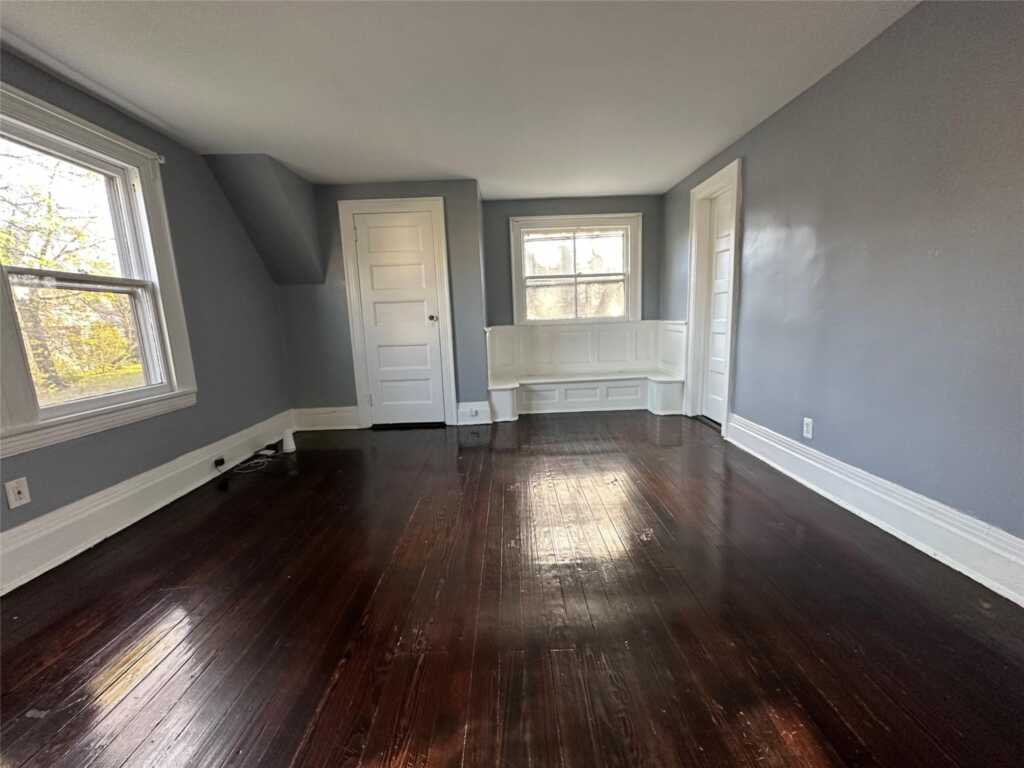 8 The Serpentine, New Rochelle, NY 10801 - Photo 14 of 30