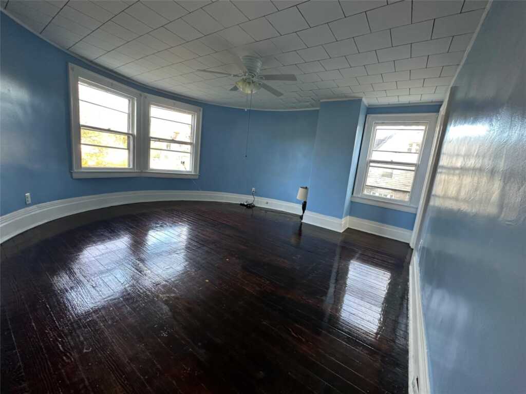 8 The Serpentine, New Rochelle, NY 10801 - Photo 17 of 30