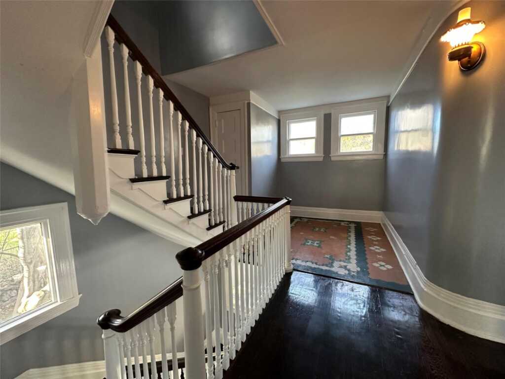8 The Serpentine, New Rochelle, NY 10801 - Photo 18 of 30