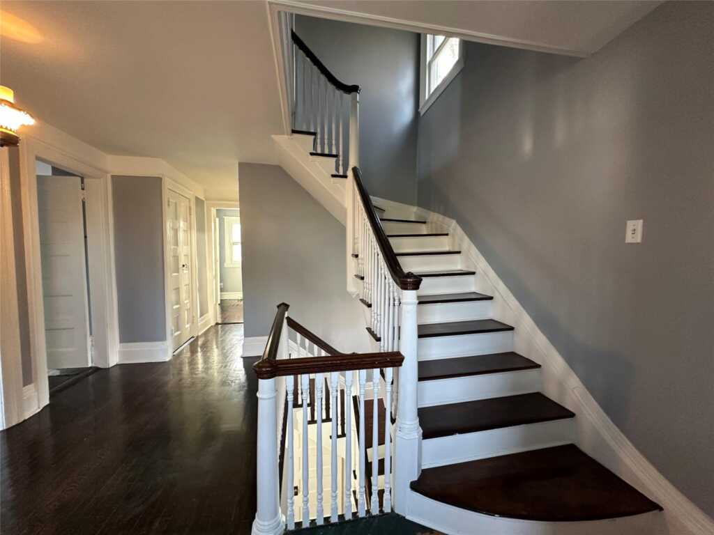 8 The Serpentine, New Rochelle, NY 10801 - Photo 19 of 30