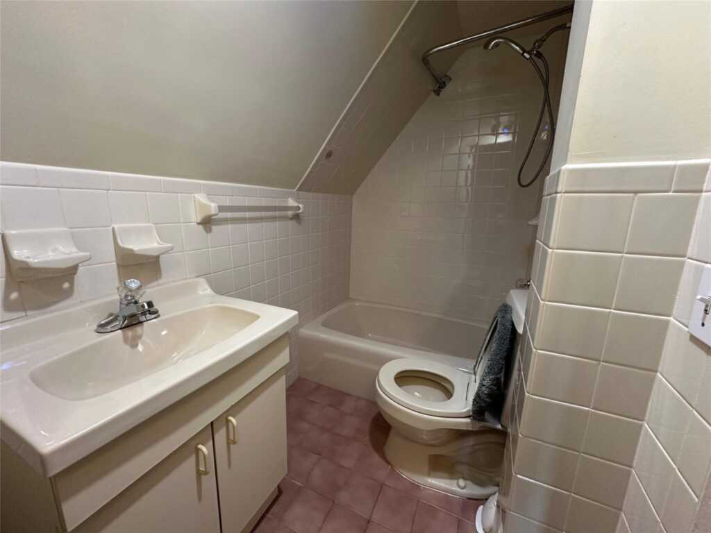 8 The Serpentine, New Rochelle, NY 10801 - Photo 23 of 30