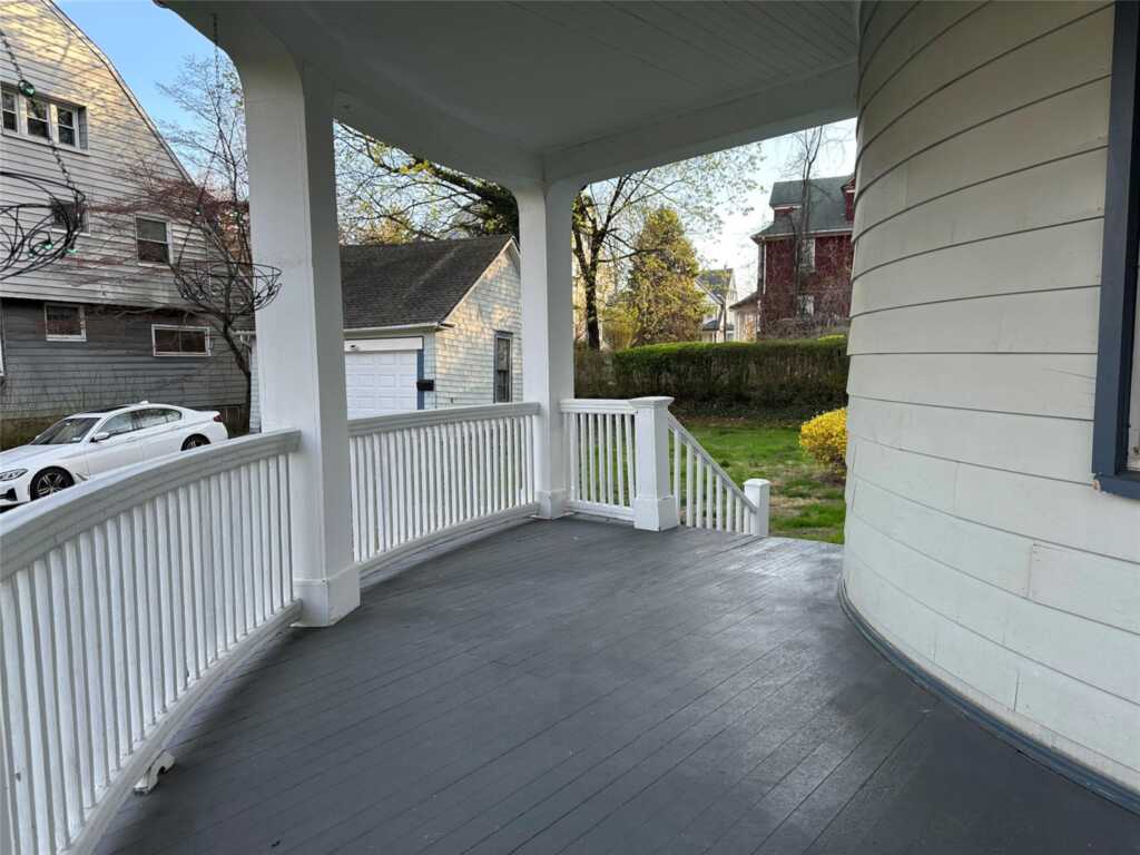 8 The Serpentine, New Rochelle, NY 10801 - Photo 26 of 30