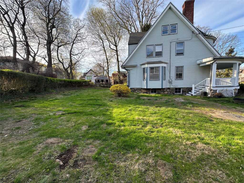 8 The Serpentine, New Rochelle, NY 10801 - Photo 30 of 30