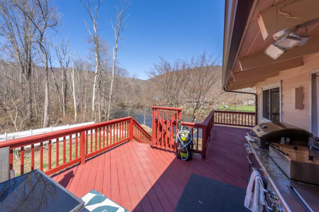 810 Haverstraw Road, Suffern, NY 10901 - Photo 26 of 43