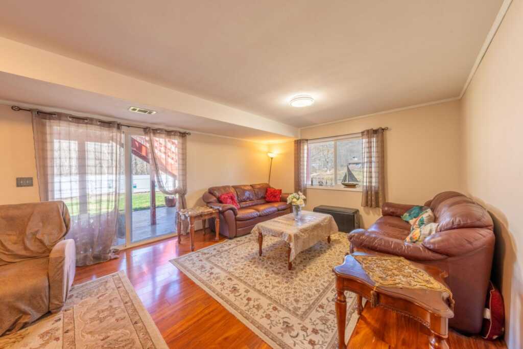 810 Haverstraw Road, Suffern, NY 10901 - Photo 29 of 43