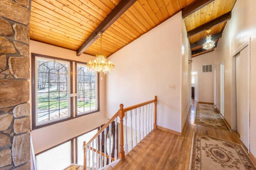 810 Haverstraw Road, Suffern, NY 10901 - Photo 3 of 43