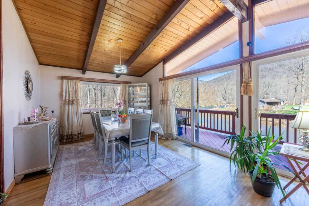 810 Haverstraw Road, Suffern, NY 10901 - Photo 7 of 43