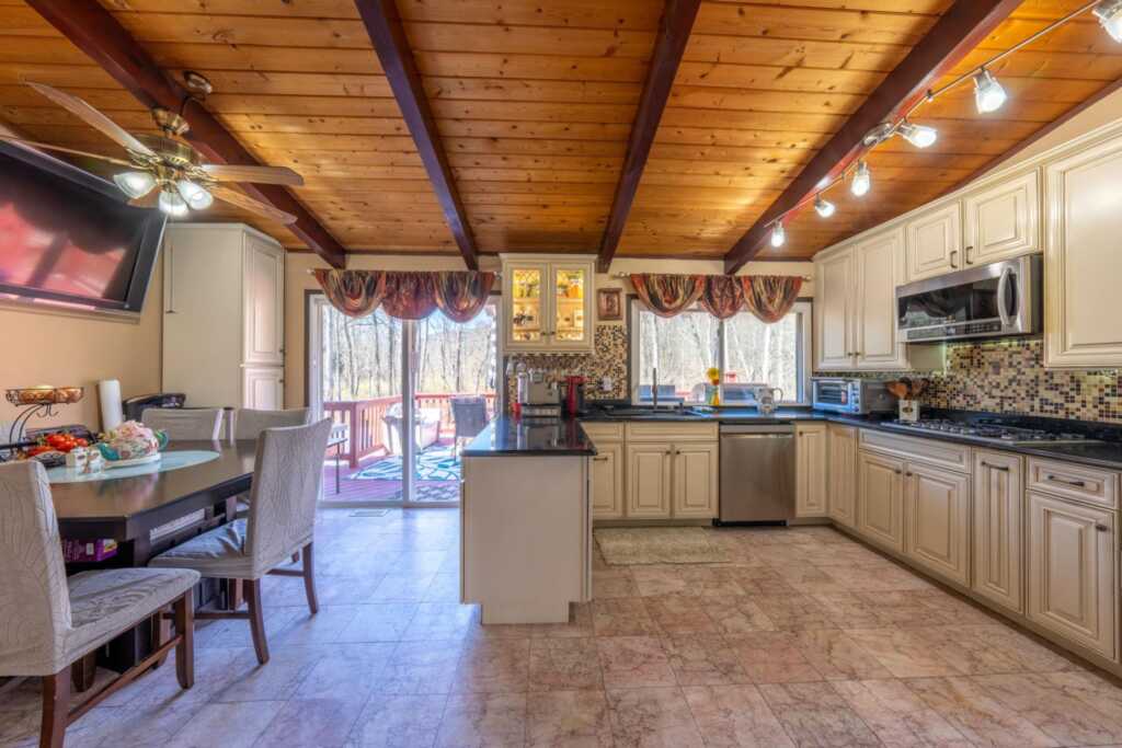 810 Haverstraw Road, Suffern, NY 10901 - Photo 9 of 43