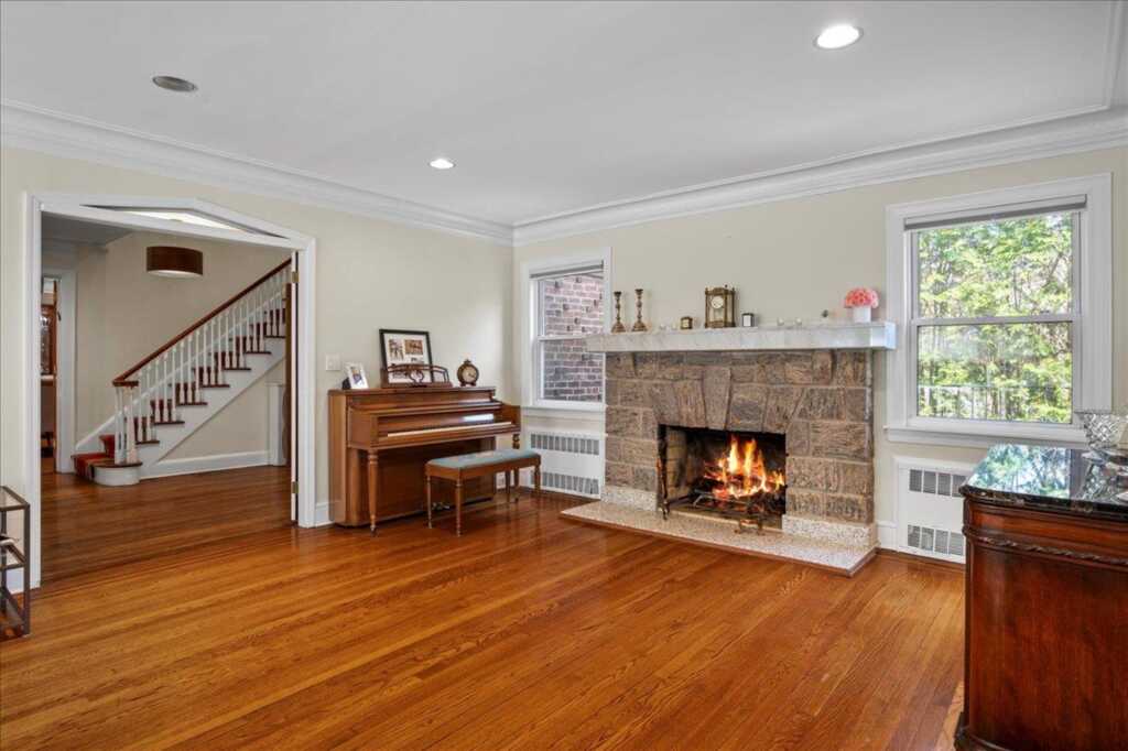 10 Byworth Road, New Rochelle, NY 10804 - Photo 10 of 37