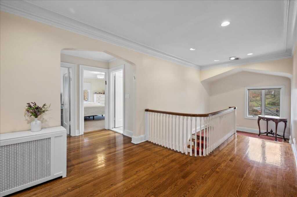 10 Byworth Road, New Rochelle, NY 10804 - Photo 11 of 37