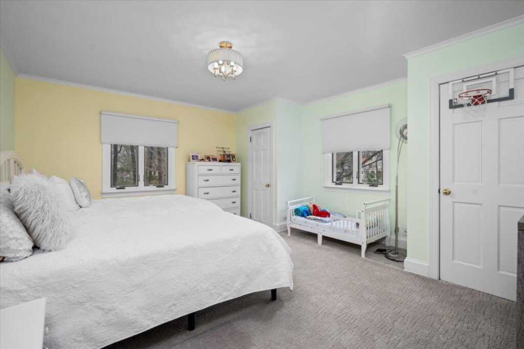 10 Byworth Road, New Rochelle, NY 10804 - Photo 17 of 37