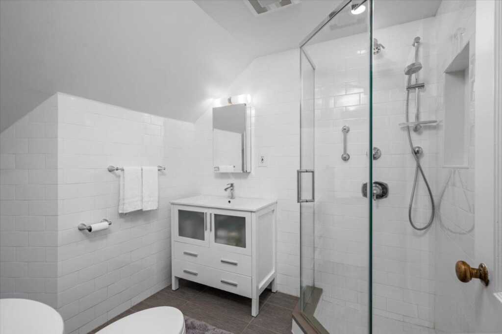 10 Byworth Road, New Rochelle, NY 10804 - Photo 19 of 37