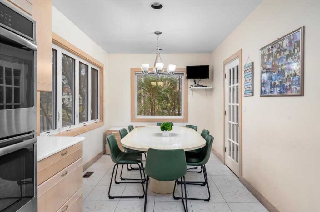 10 Byworth Road, New Rochelle, NY 10804 - Photo 8 of 37