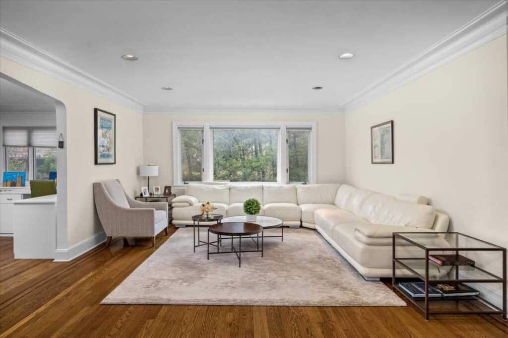 10 Byworth Road, New Rochelle, NY 10804 - Photo 9 of 37