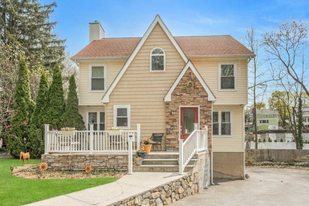 1 Westminster Drive, White Plains, NY 10604