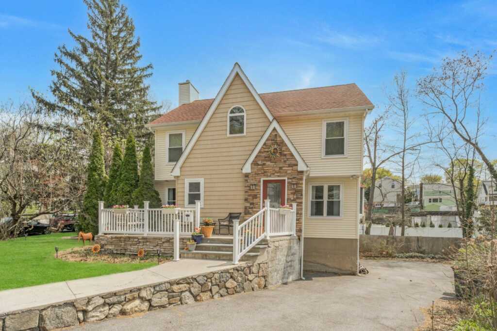 1 Westminster Drive, White Plains, NY 10604 - Photo 2 of 49