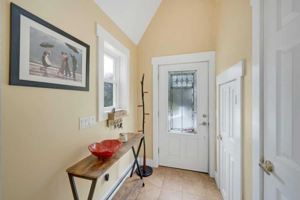 1 Westminster Drive, White Plains, NY 10604 - Photo 4 of 49