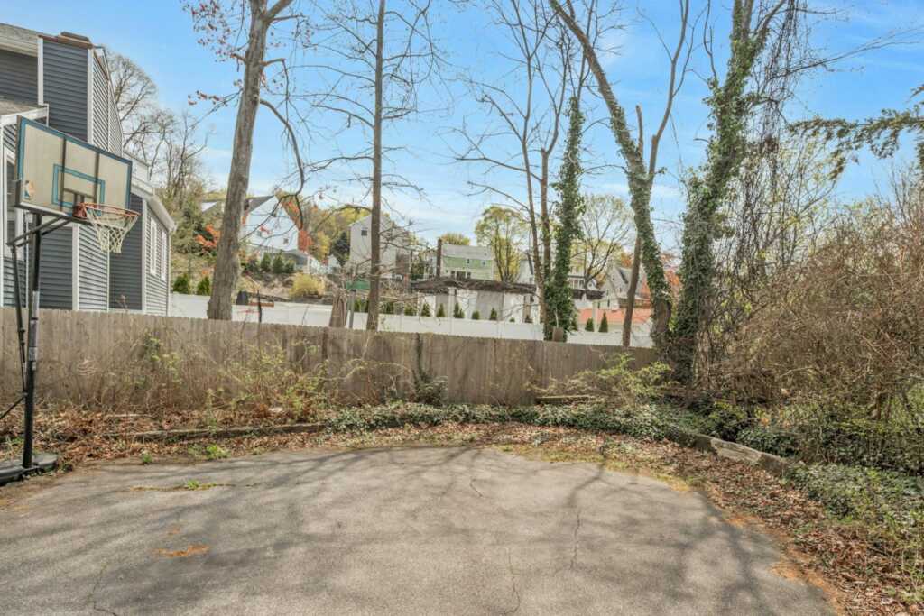 1 Westminster Drive, White Plains, NY 10604 - Photo 45 of 49
