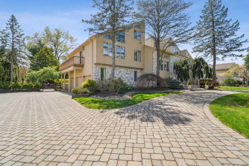 17 Lady Godiva Way, New City, NY 10956