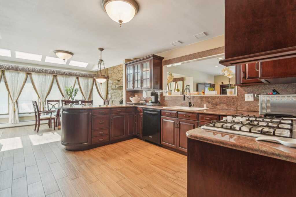 17 Lady Godiva Way, New City, NY 10956 - Photo 10 of 41