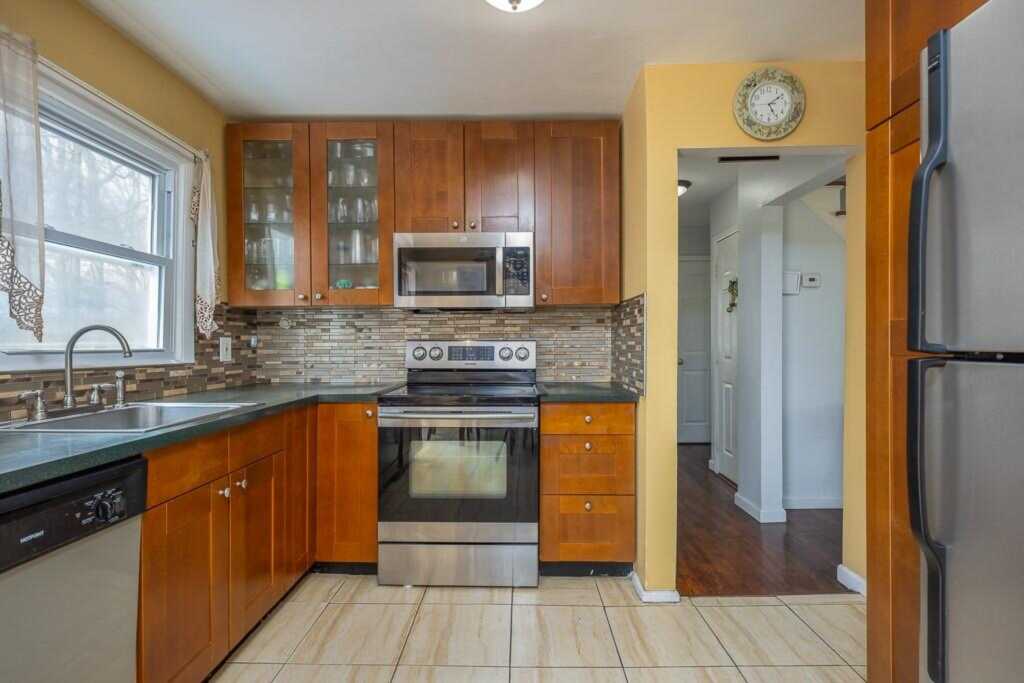 9 Durham Road, White Plains, NY 10607 - Photo 19 of 29