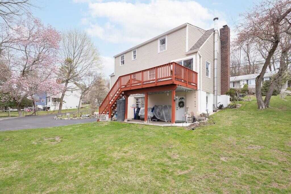 9 Durham Road, White Plains, NY 10607 - Photo 7 of 29