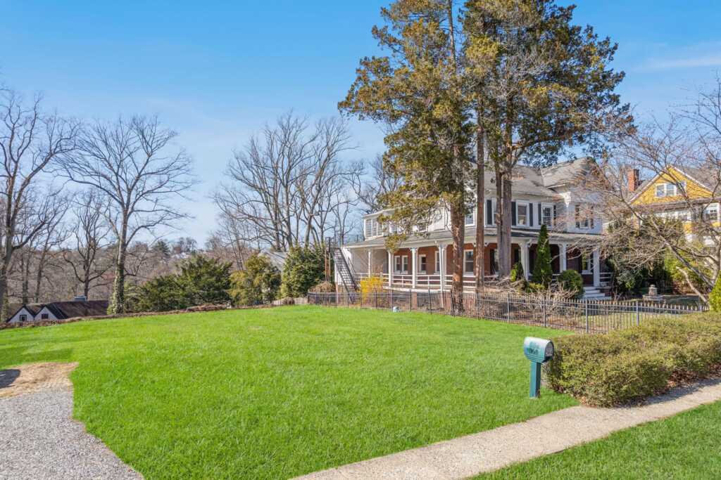 36A Ridgeview Avenue, White Plains, NY 10606 - Photo 2 of 23