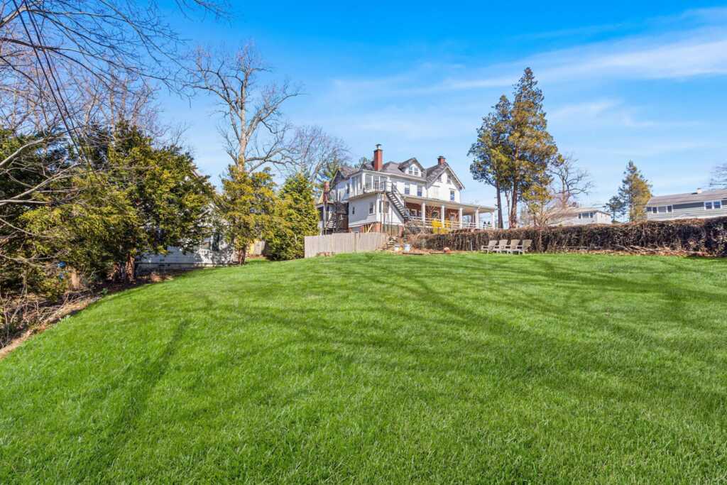36A Ridgeview Avenue, White Plains, NY 10606 - Photo 4 of 23