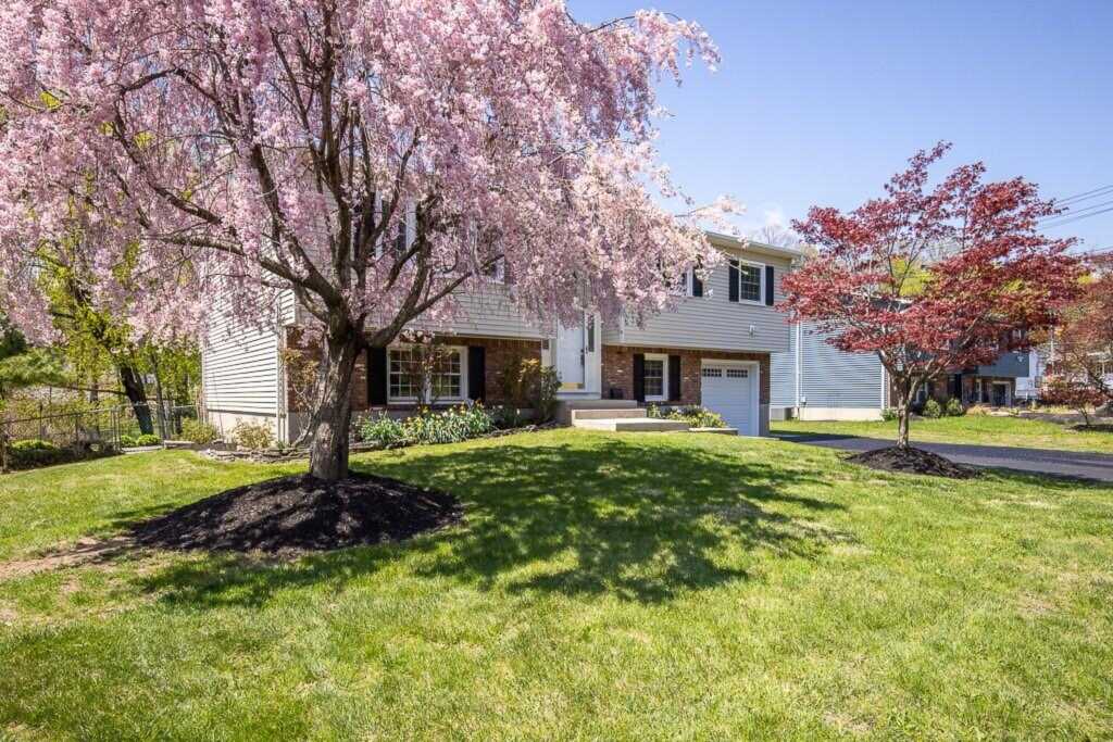 8 Jackson Drive, Stony Point, NY 10980 - Photo 3 of 33