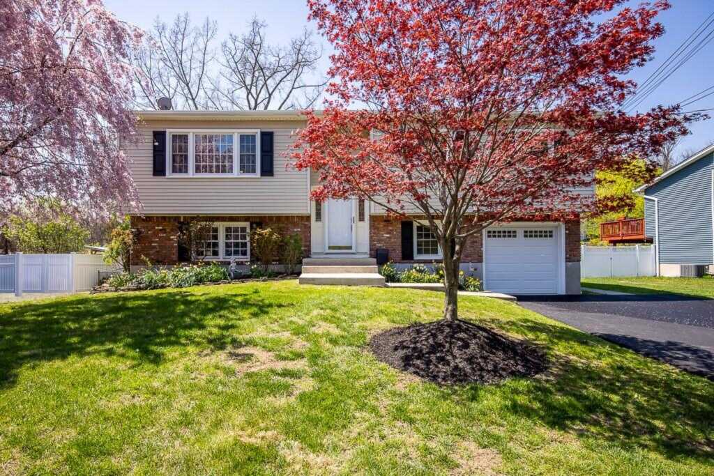 8 Jackson Drive, Stony Point, NY 10980 - Photo 5 of 33