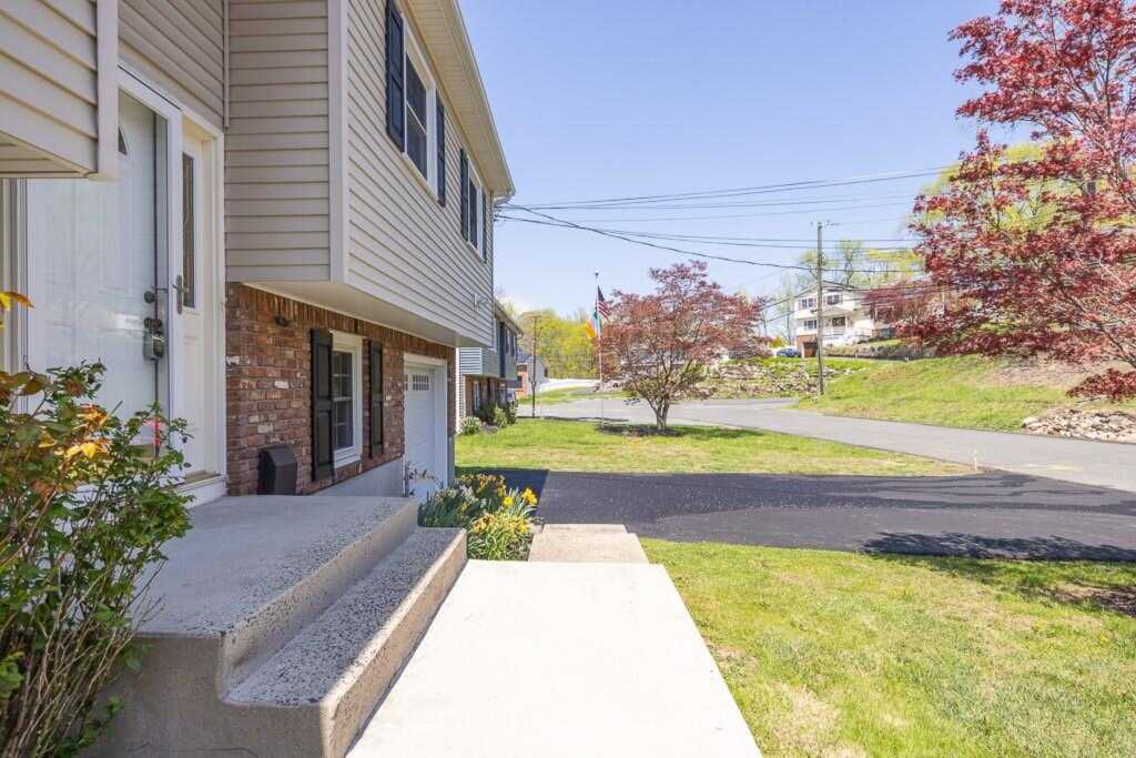 8 Jackson Drive, Stony Point, NY 10980 - Photo 7 of 33