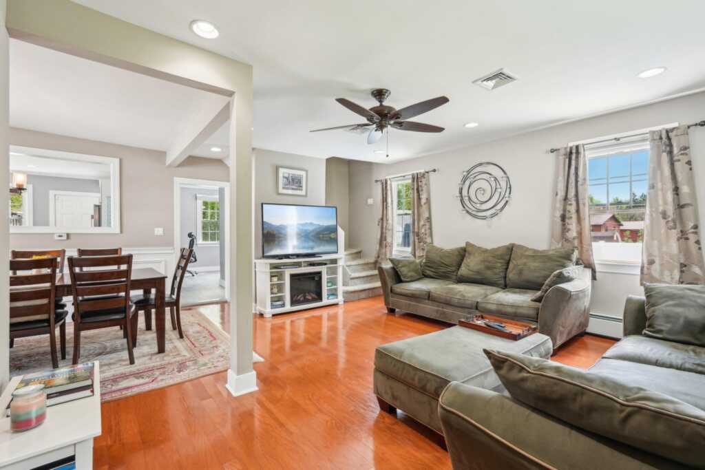 166 Red Hill Road, New City, NY 10956 - Photo 5 of 38