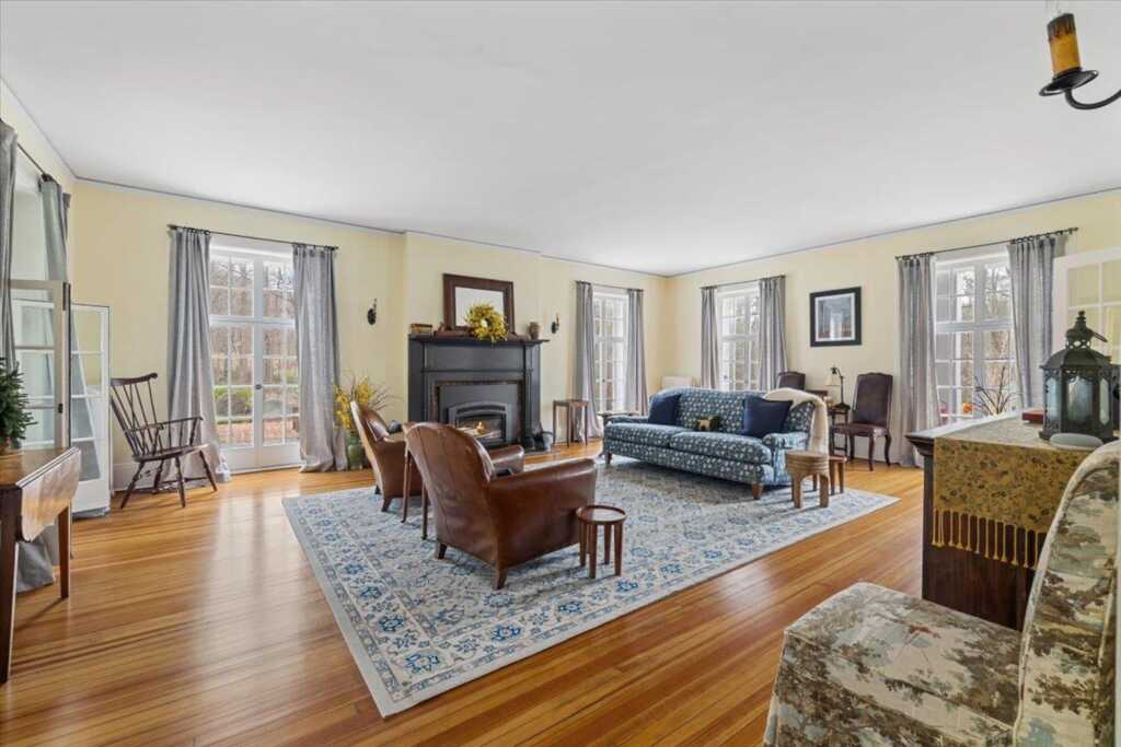 928 Haverstraw Road, Suffern, NY 10901 - Photo 10 of 39