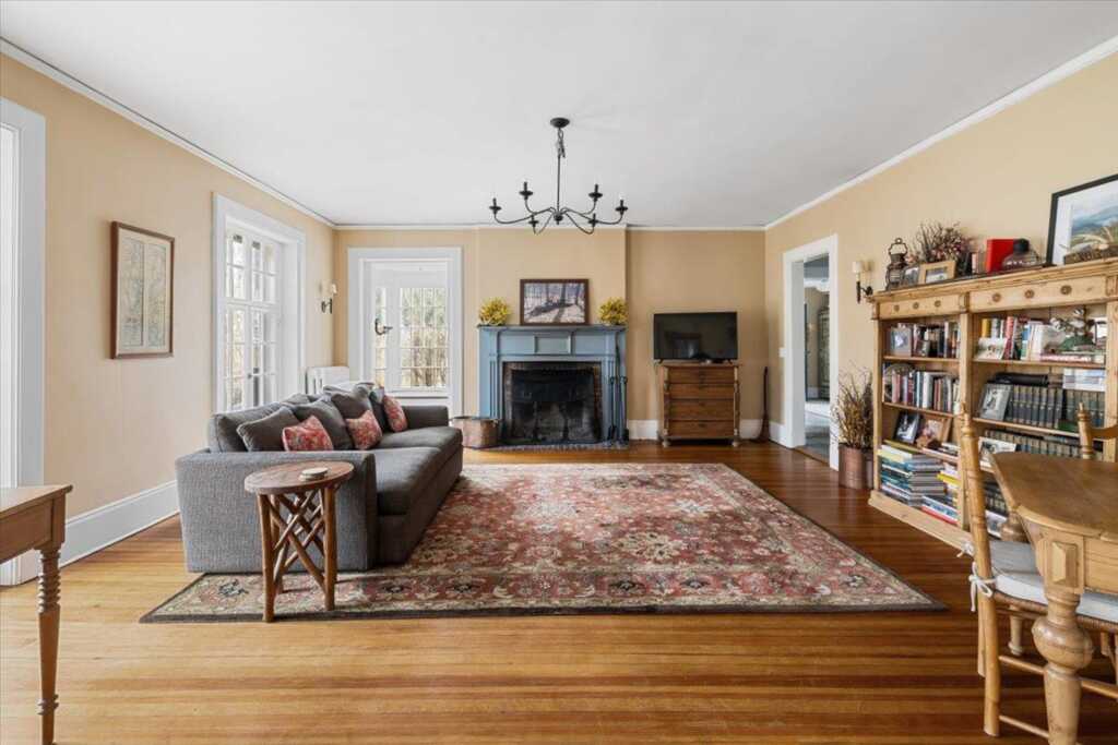 928 Haverstraw Road, Suffern, NY 10901 - Photo 11 of 39
