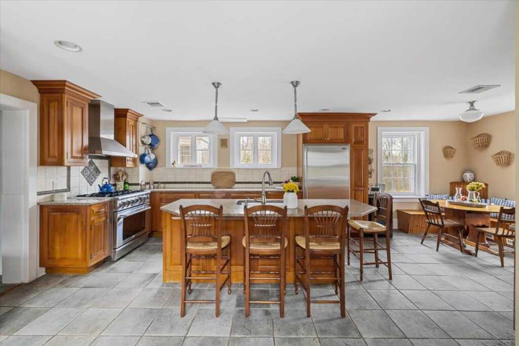 928 Haverstraw Road, Suffern, NY 10901 - Photo 14 of 39