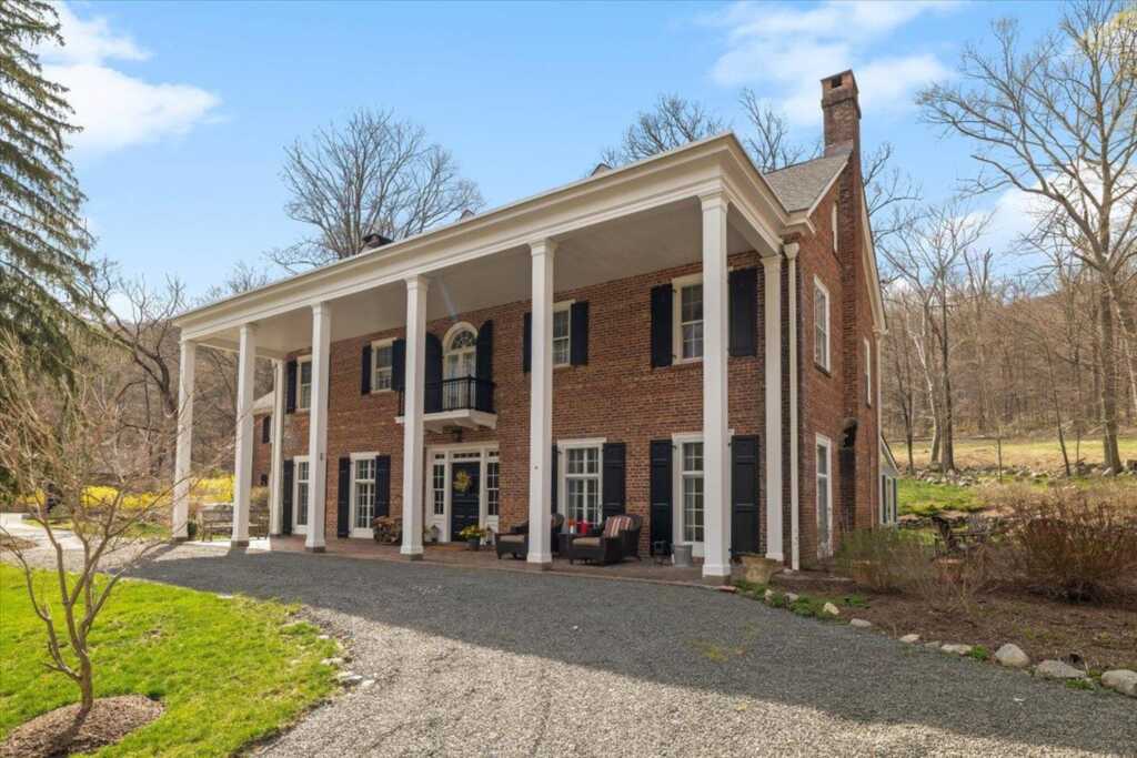 928 Haverstraw Road, Suffern, NY 10901 - Photo 3 of 39